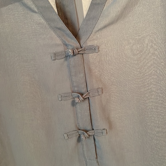 Le Chateau Sheer Khaki Green Blouse, Size M - Picture 2 of 10